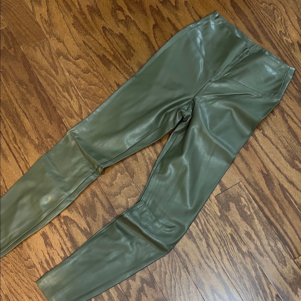 WHBM Green Faux Leather Legging, size 0S, NWOT